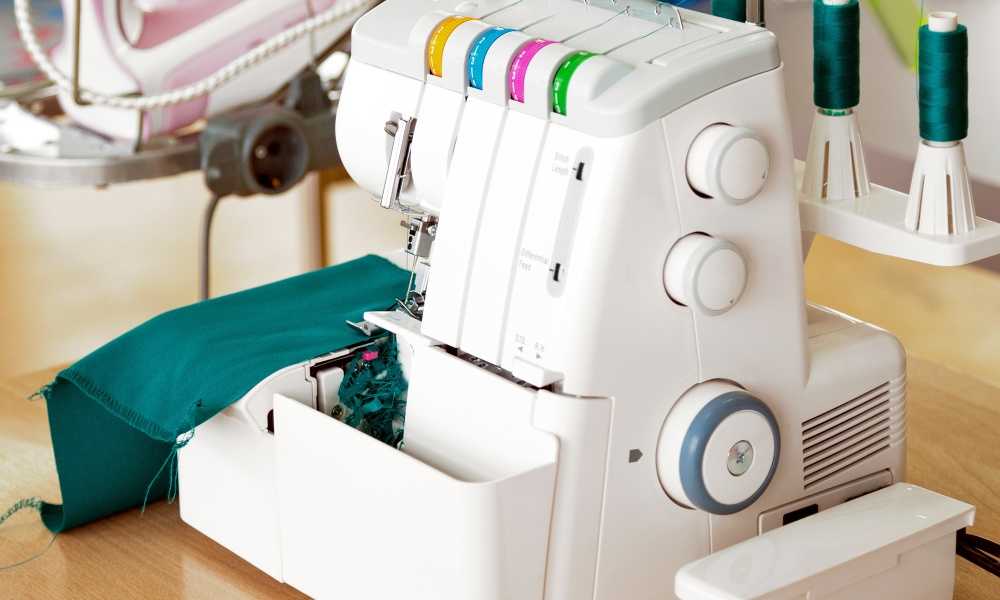 Best Serger Complete Reviews with Comparisons